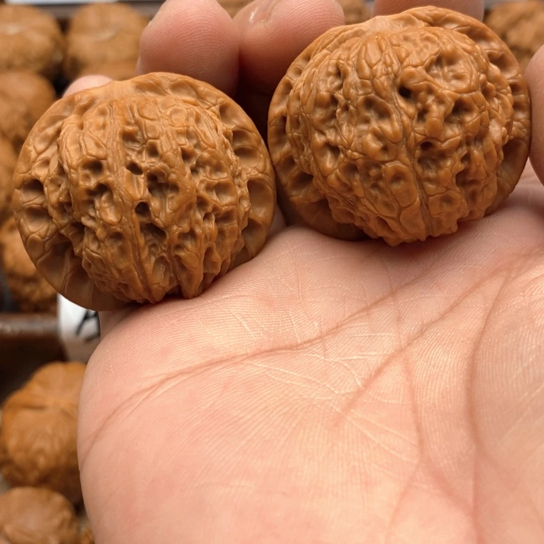 吊坠文玩核桃40尺 血麒麟 43克 17