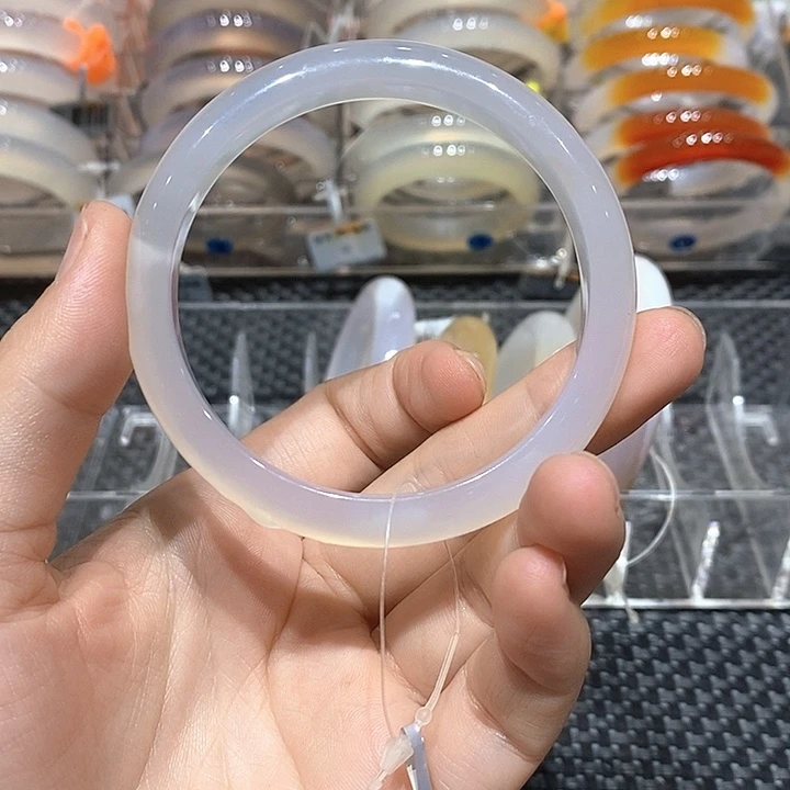 無***過手镯玛瑙/玉髓未镶嵌