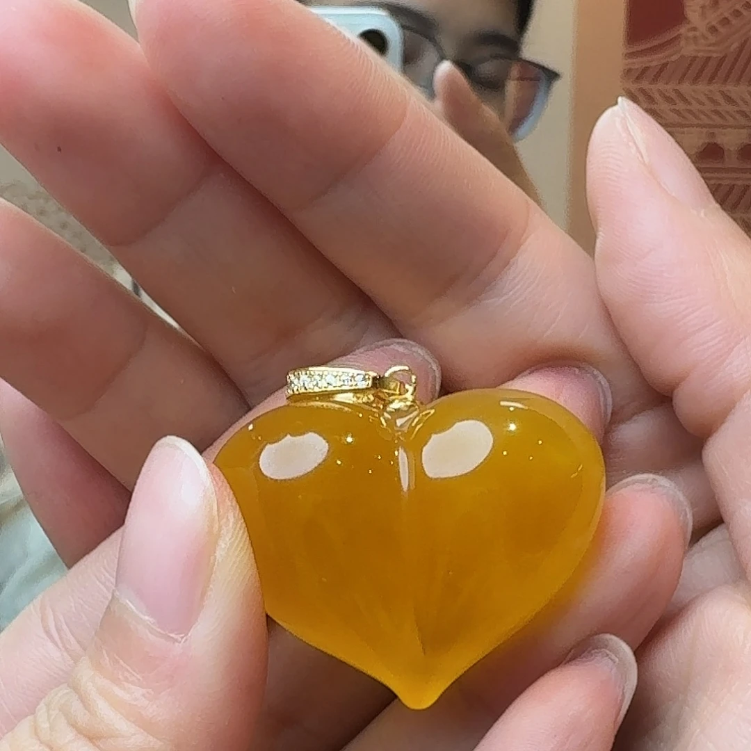 未镶嵌颈饰琥珀吊坠
