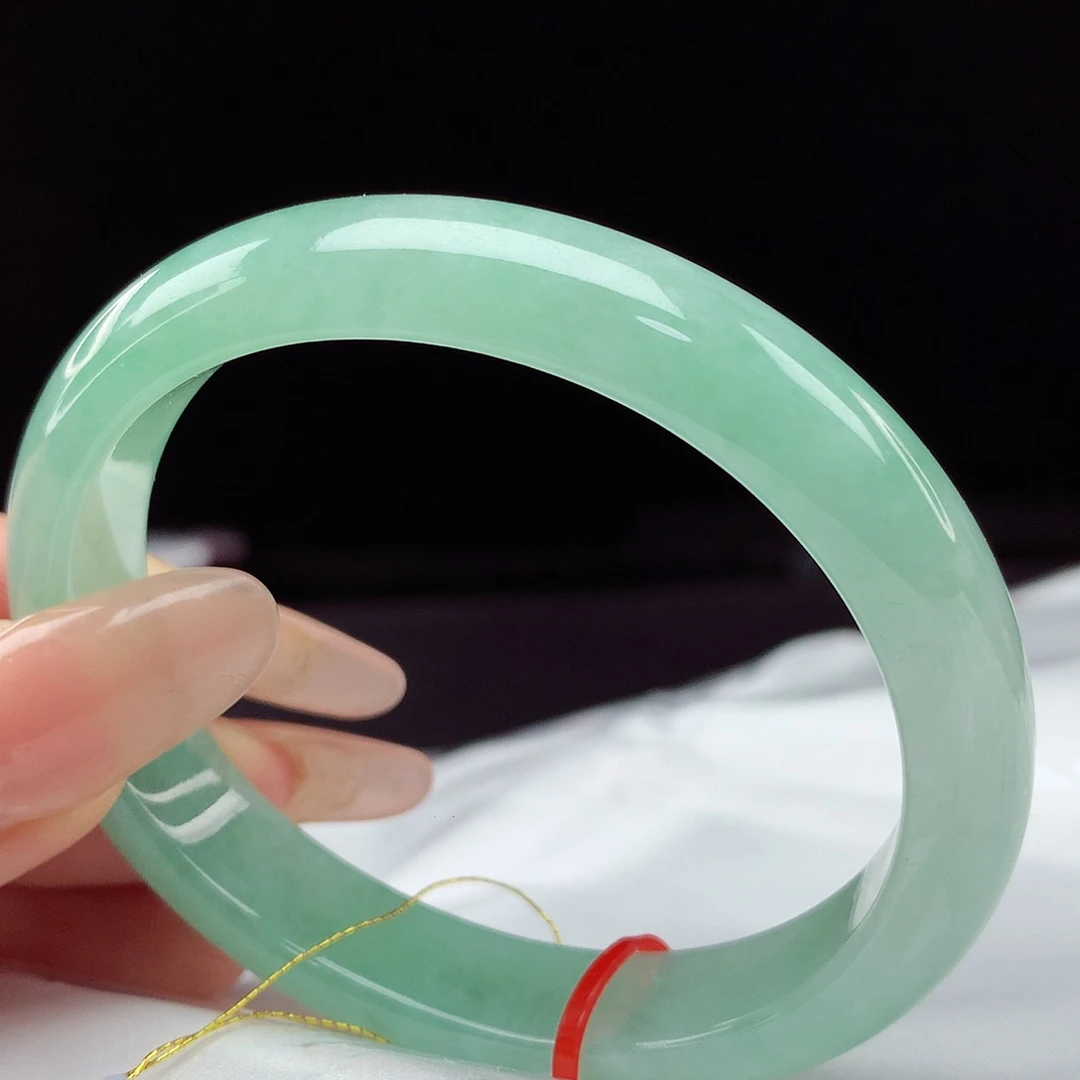 翡翠手镯未镶嵌56贵妃635