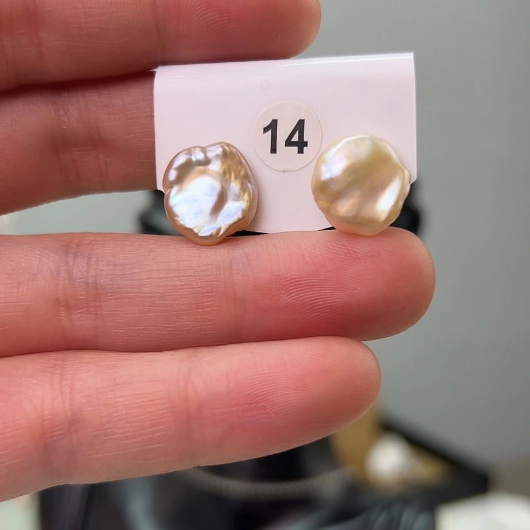 轻***扬非金属巴洛克花瓣耳饰