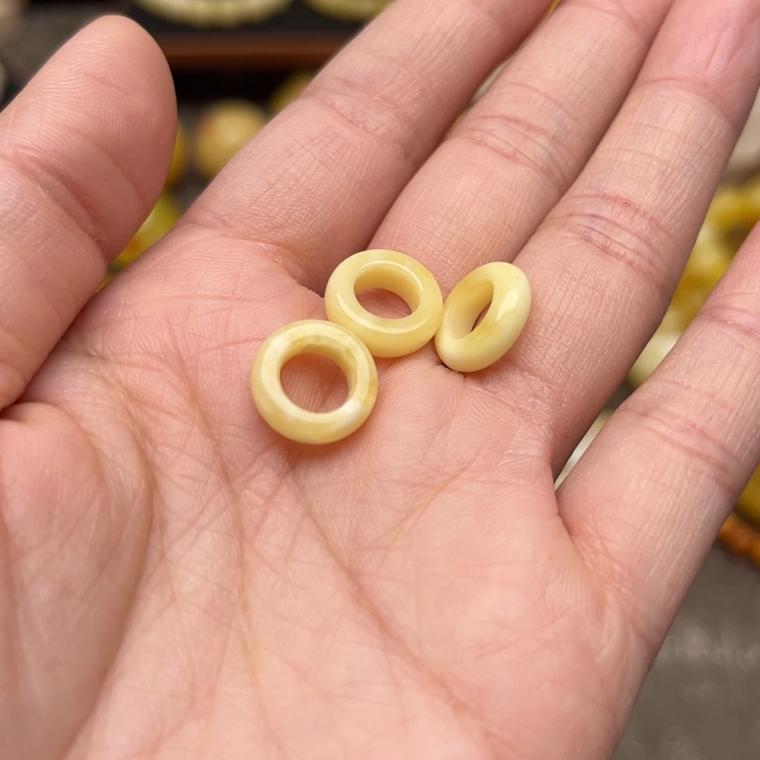 琥珀珠宝奇石未镶嵌琥珀蜜蜡跑环多样性发其一