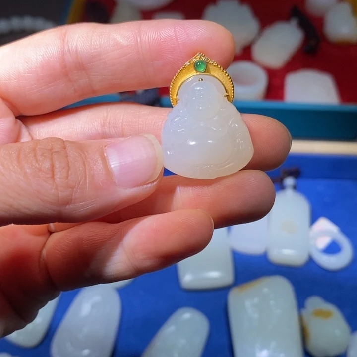 和田玉未镶嵌颈饰