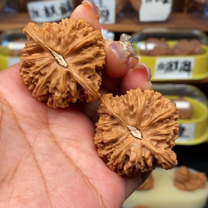 文玩核桃吊坠沧**粟43全品满天星