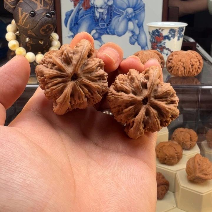 昌***通吊坠文玩核桃虎头王45尺寸419