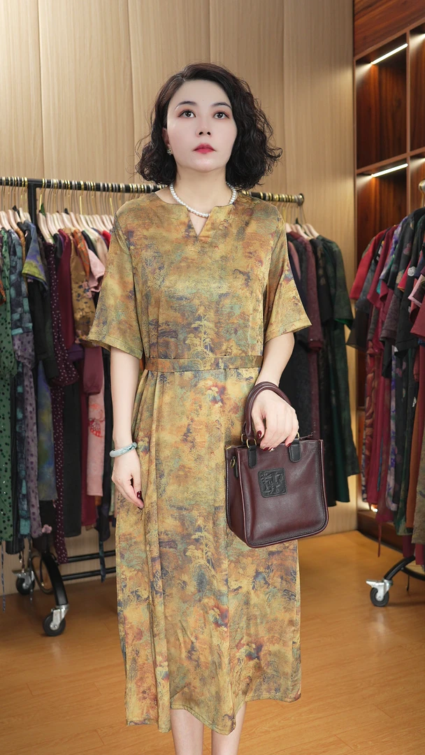 6223 夏季短袖V领大码宽松时尚气质妈妈装复古风连衣裙