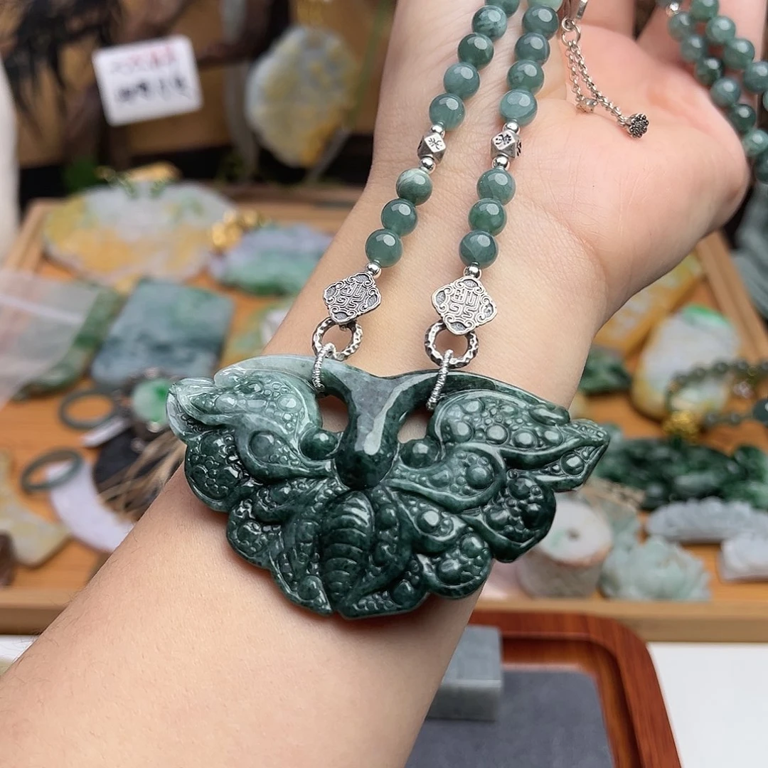 翡翠吊坠(赠链)未镶嵌吊坠40