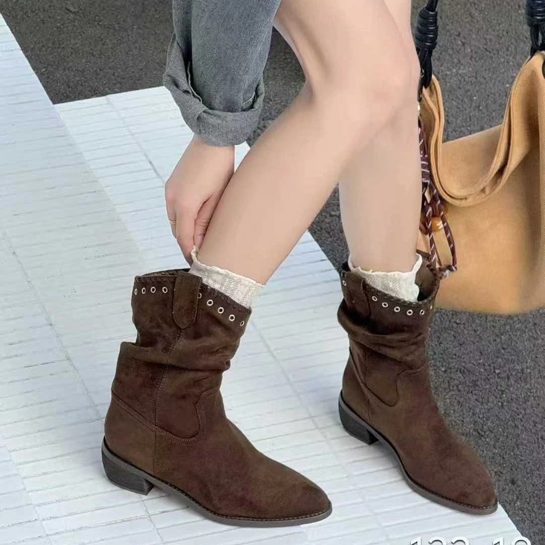 2025秋新款尖头时髦短靴
