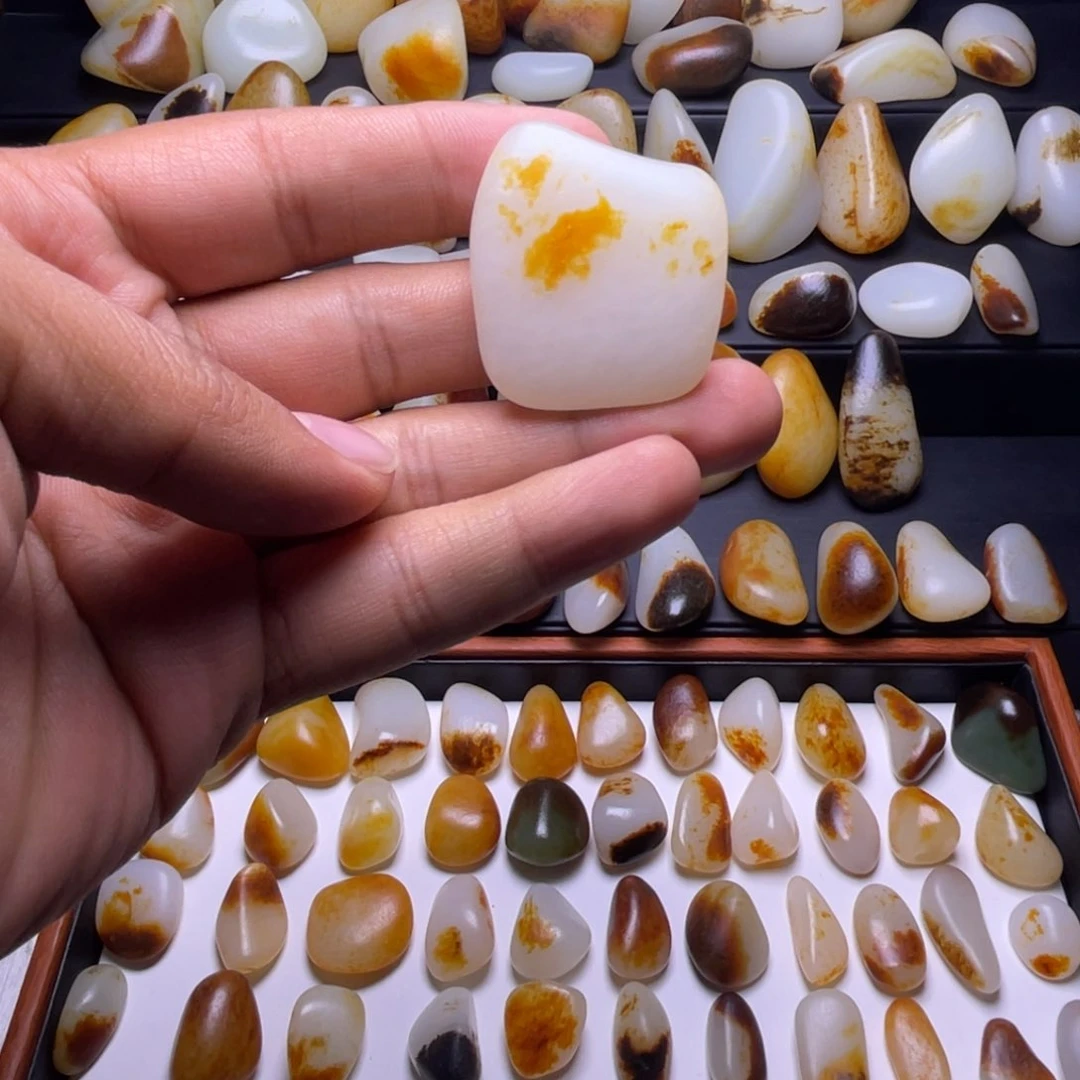 未镶嵌和田玉（子料）挂件