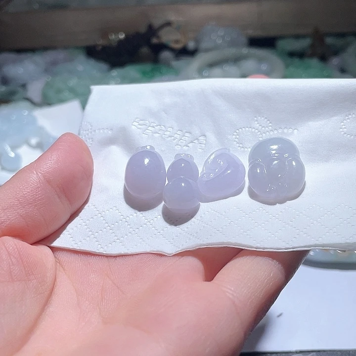 颈饰未镶嵌翡翠天