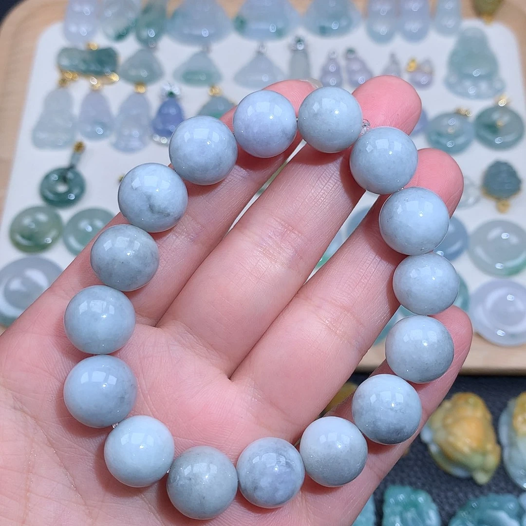 翡翠颈饰未镶嵌手串