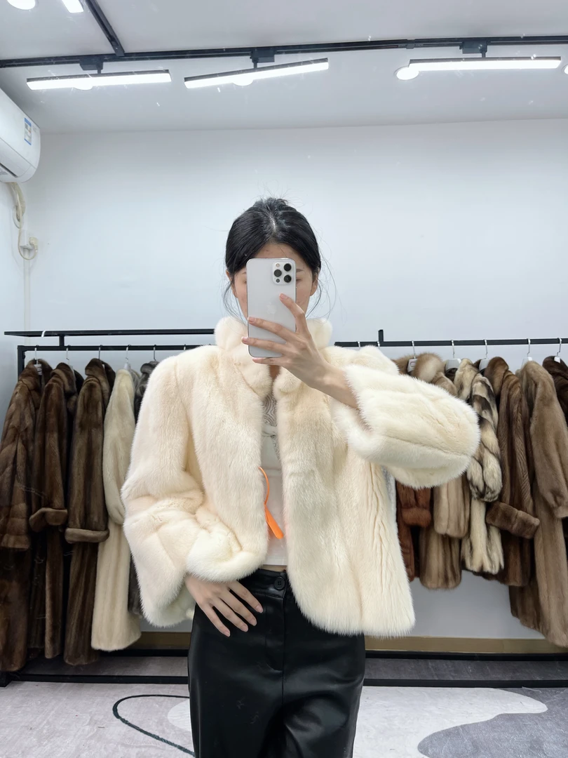 JF71(M)米白色中古进口水貂毛外套肩寛40胸围106衣长55袖长56