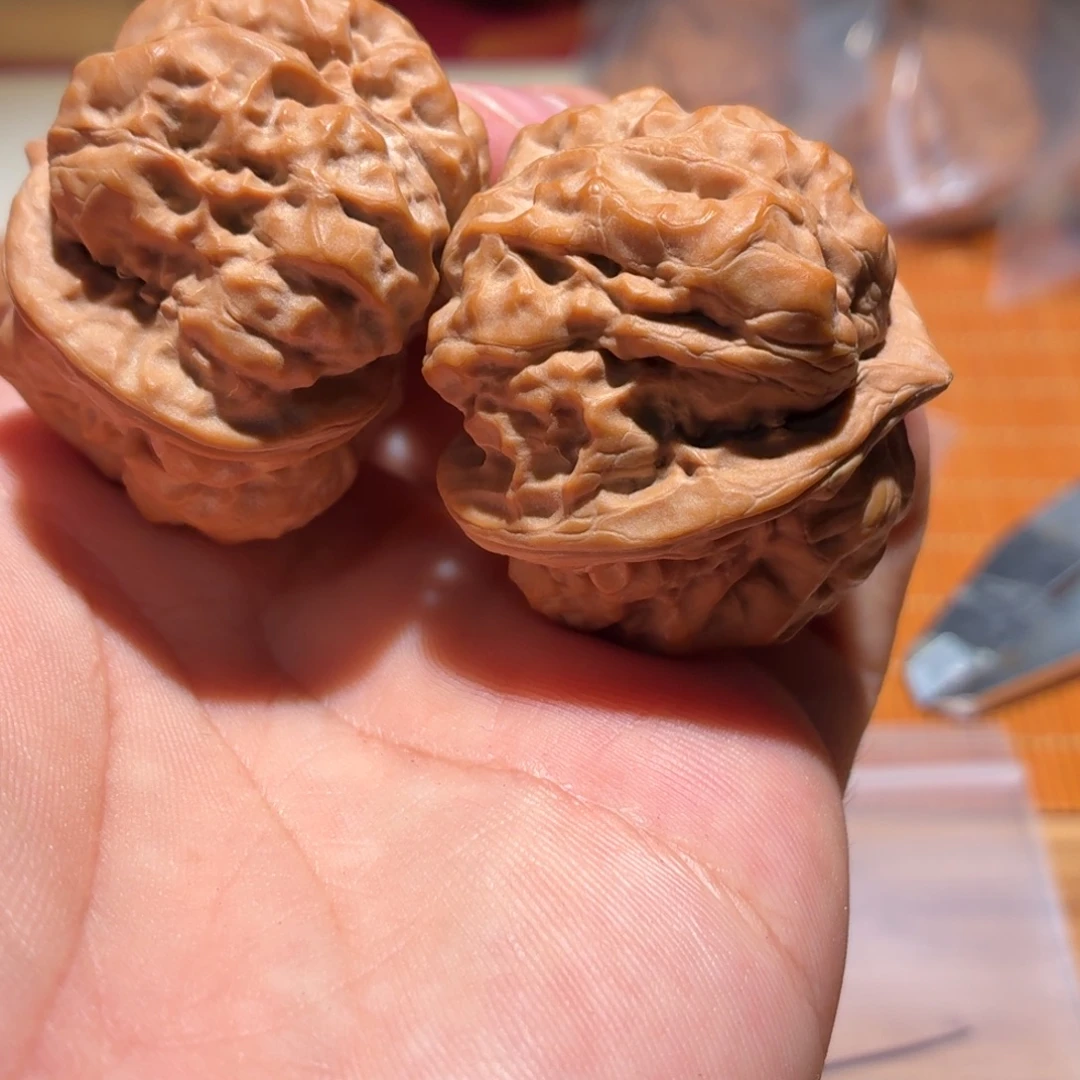 蓝***宝蛤蟆头文玩核桃B33