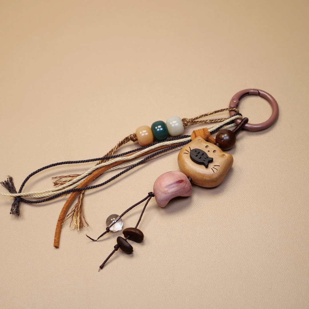 月牙抱鱼小猫钥匙扣可爱小猫挂饰节日礼品