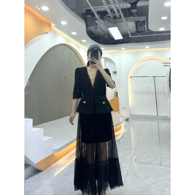 [依易原创]高级感轻奢气质优雅法式时尚蕾丝拼接网纱长裙E0309