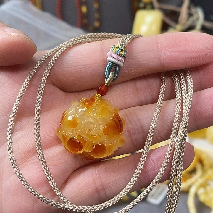 琥珀未镶嵌裸石牡丹花