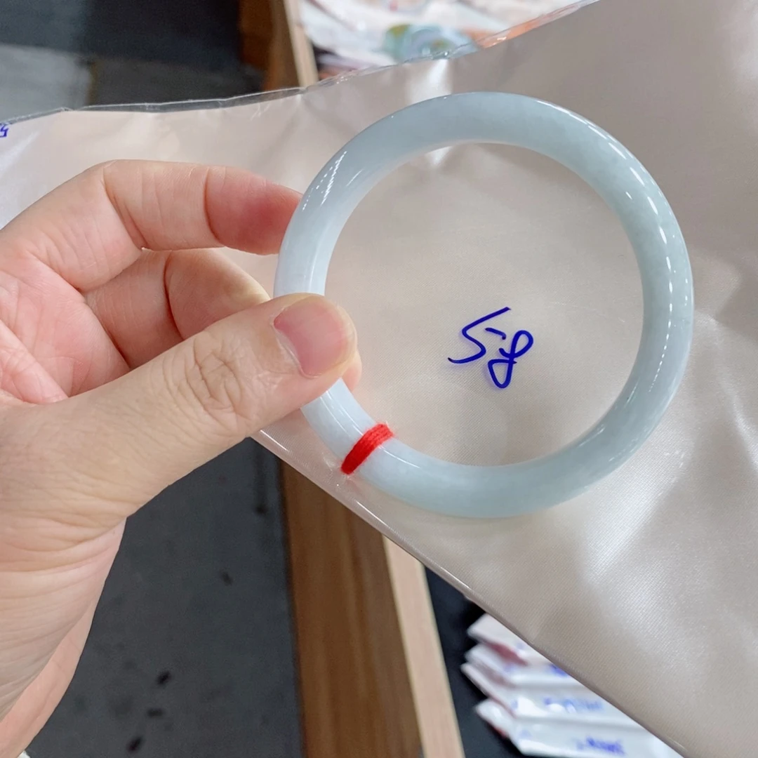 翡翠未镶嵌手镯翡翠