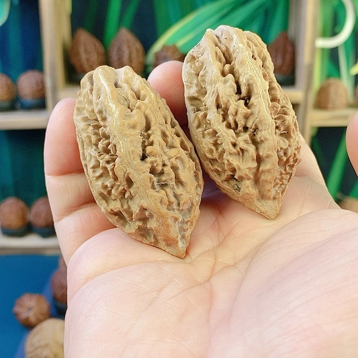 文玩核桃吊坠梅花刺38