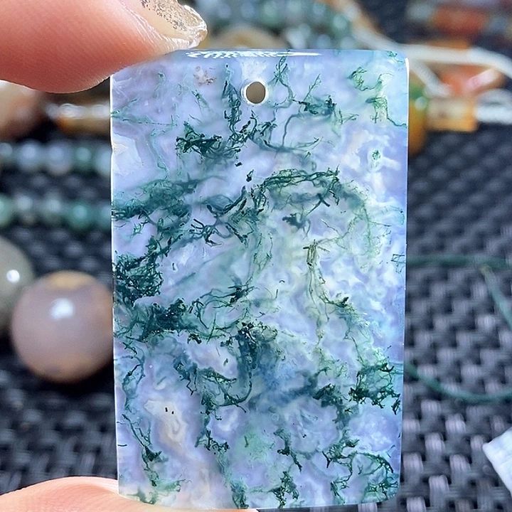 吉***深玛瑙/玉髓未镶嵌颈饰