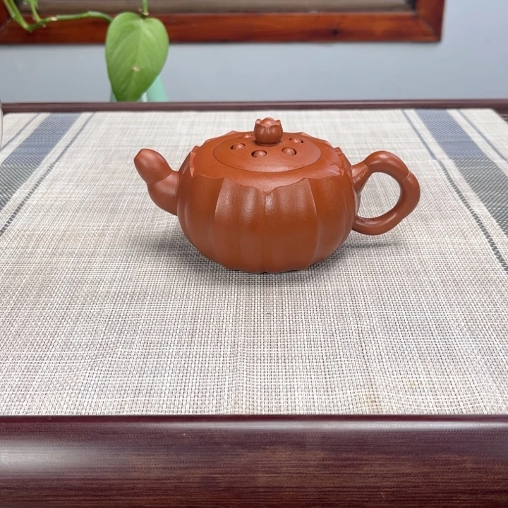 紫砂茶壶荷叶莲子300c
