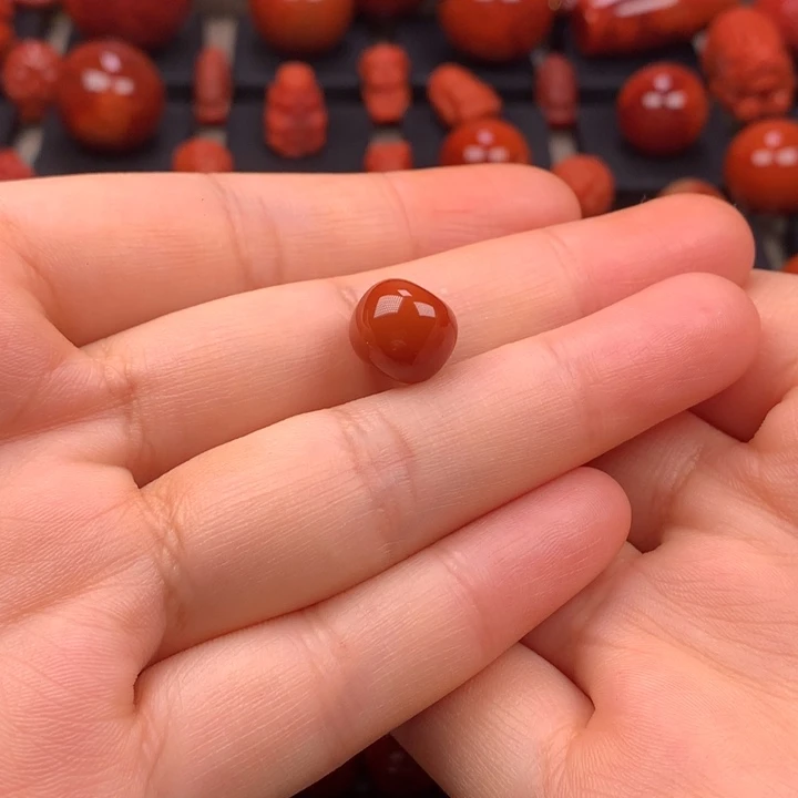 小****南红玛瑙未镶嵌老型单珠10.6MM
