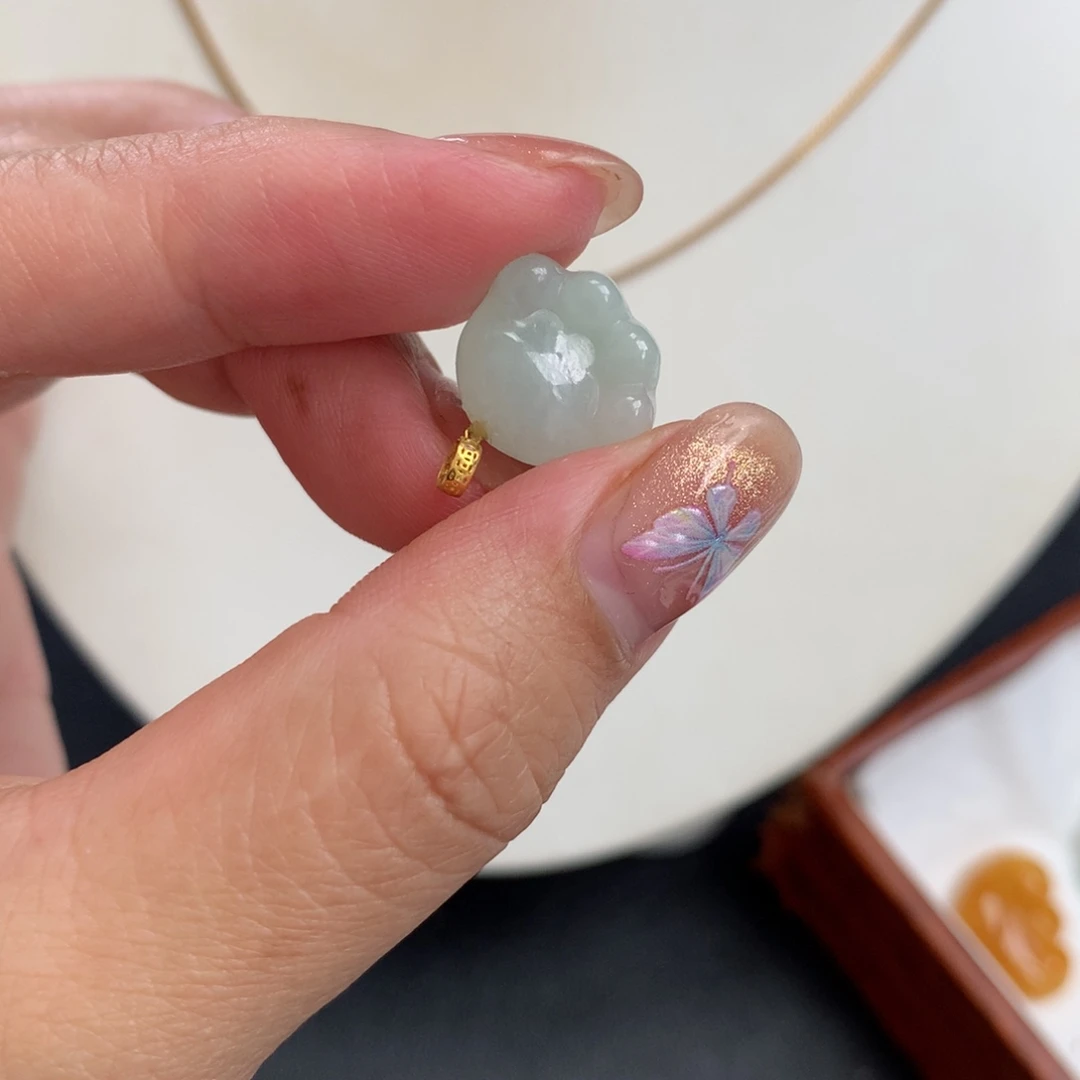 翡翠未镶嵌颈饰8788860984888909870