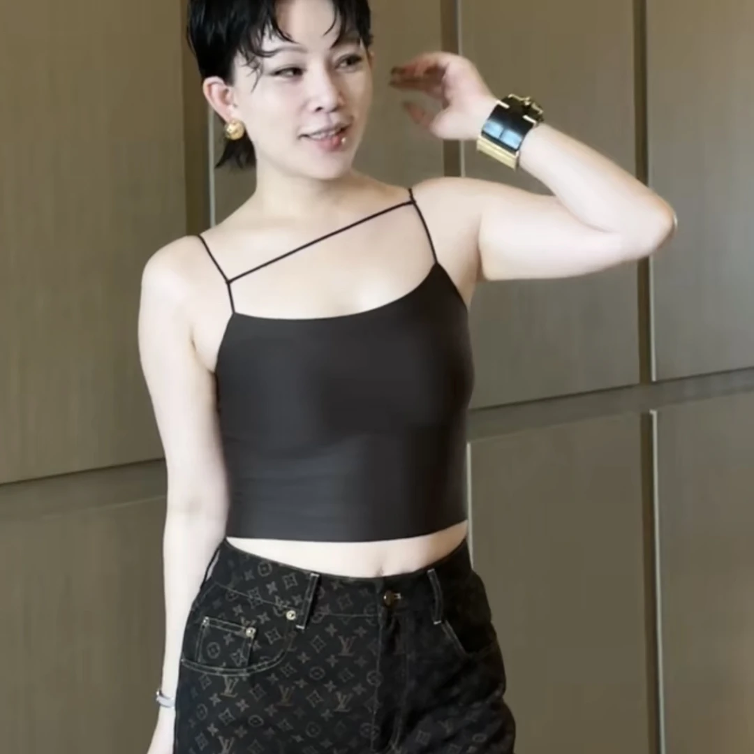 JING2025无痕美背女士时尚打底百搭显痕可外穿吊带背心女