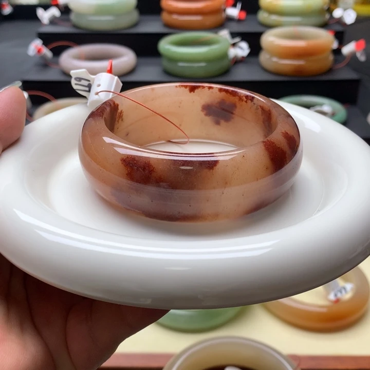 未镶嵌手镯石英岩玉