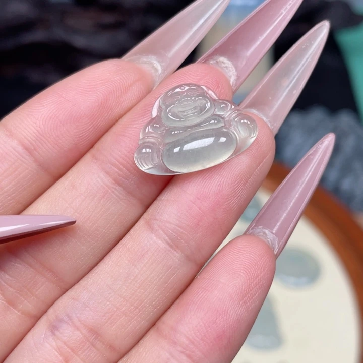 翡翠未镶嵌颈饰佛公