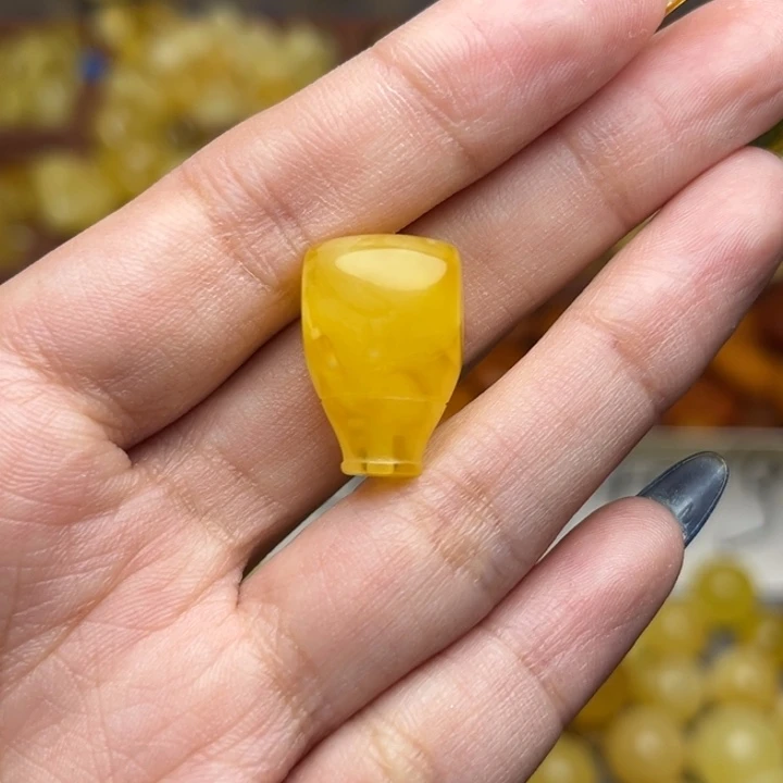 老***崔蜜蜡未镶嵌珠宝奇石天然蜜蜡原矿满蜡三通