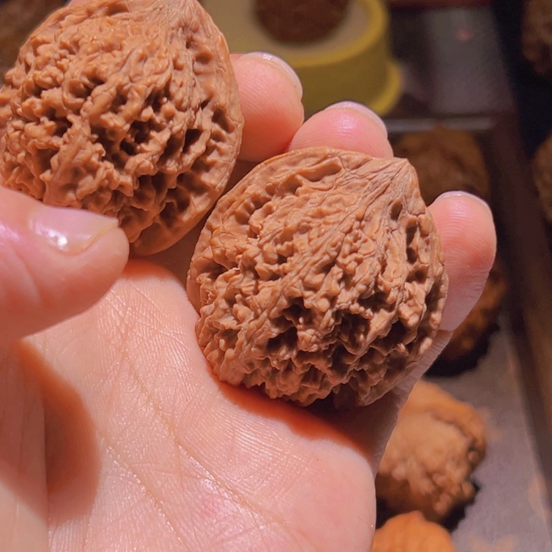 瑞金文玩核桃满天星