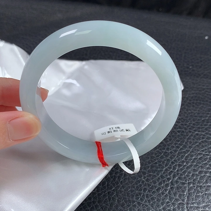 翡翠未镶嵌手镯