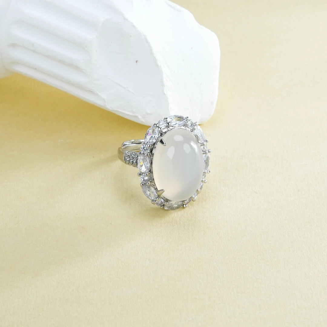 Y-598 天然蛋型玉髓戒指