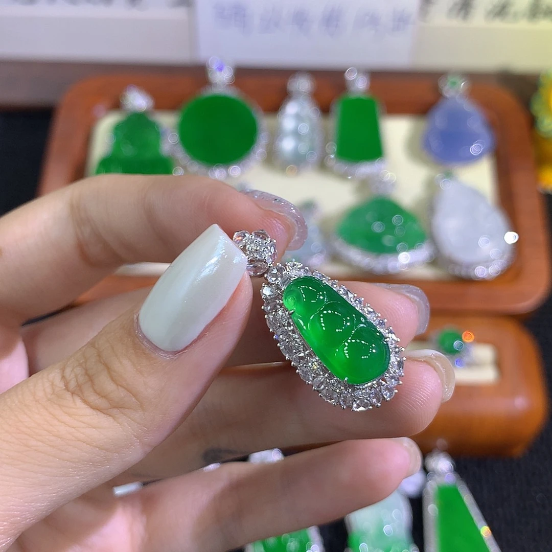 翡翠18K金镶嵌吊坠(不含链)