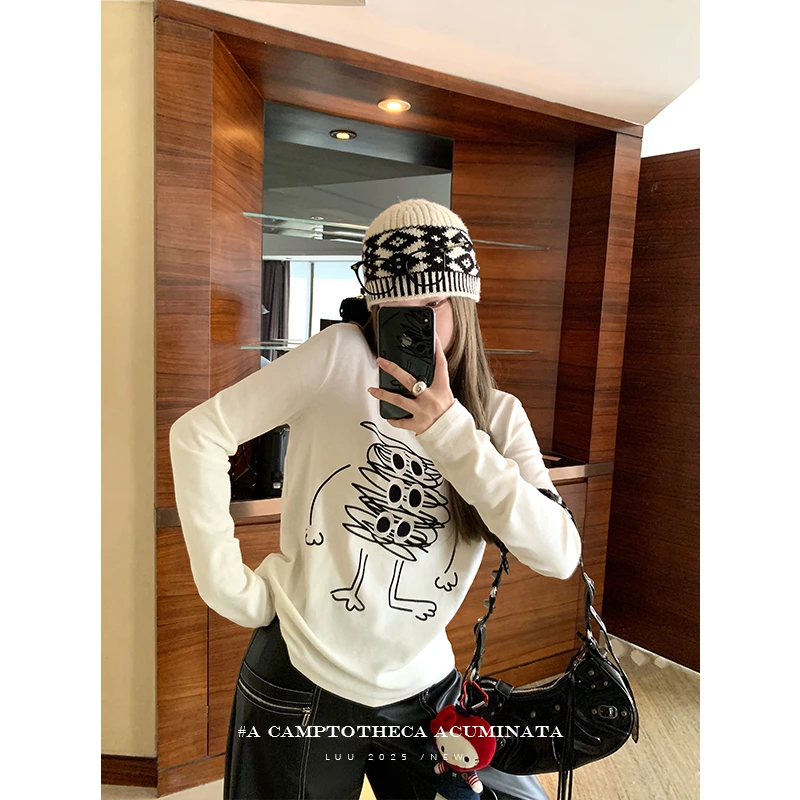 LUU桃喜儿/白色长袖印花T恤女秋冬休闲针织打底衫设计感小众上衣