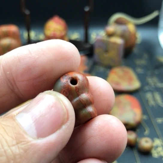 予***卜玛瑙/玉髓未镶嵌配珠挂件