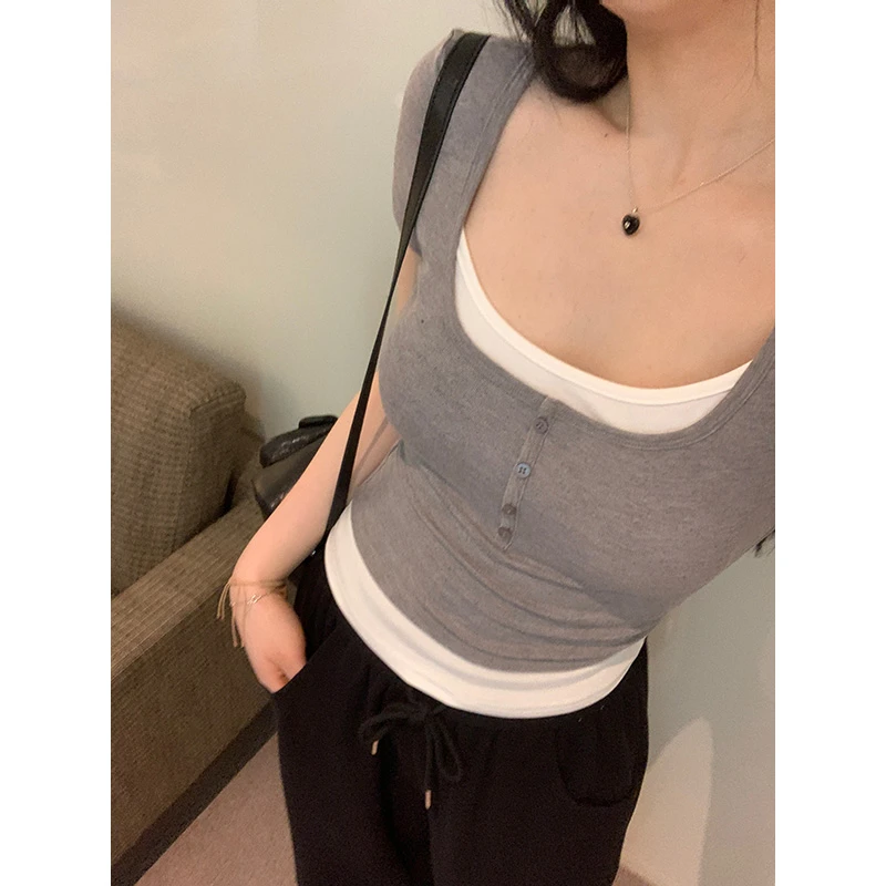 YOKLASS少女家 【清清】设计感辣妹假两件短款U领套头T恤T18166S42