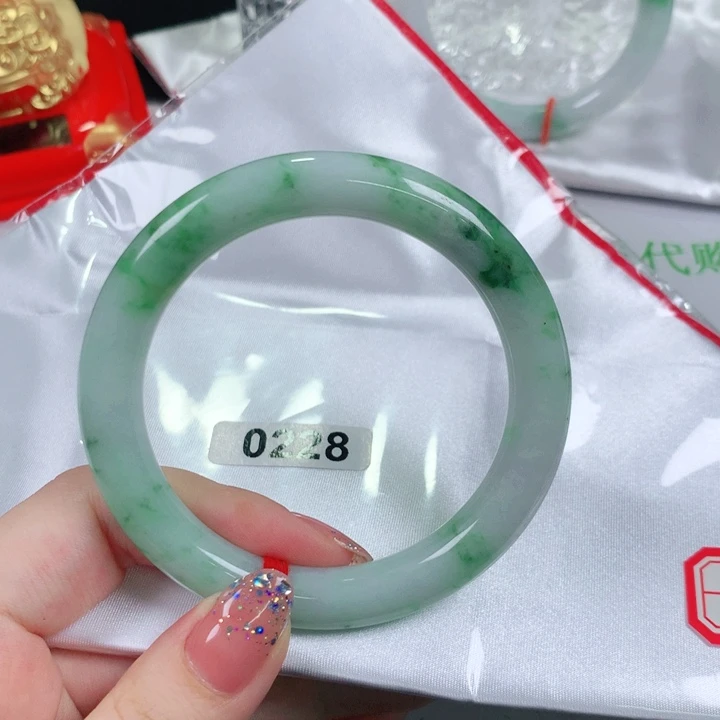 翡翠手镯未镶嵌圆条0228