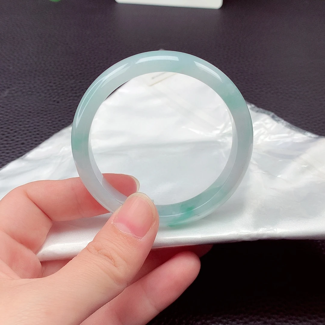 翡翠未镶嵌手镯翡翠