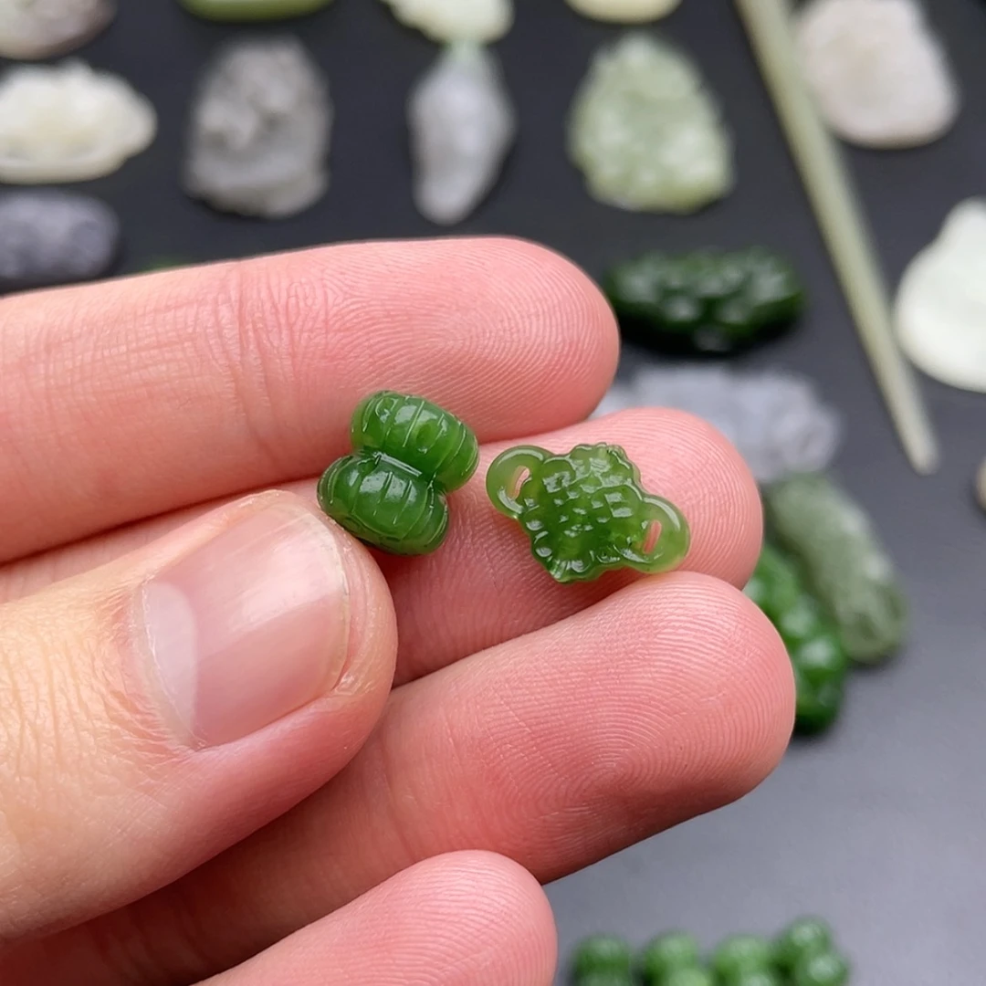 【闪购商品】颈饰未镶嵌和田玉l****y