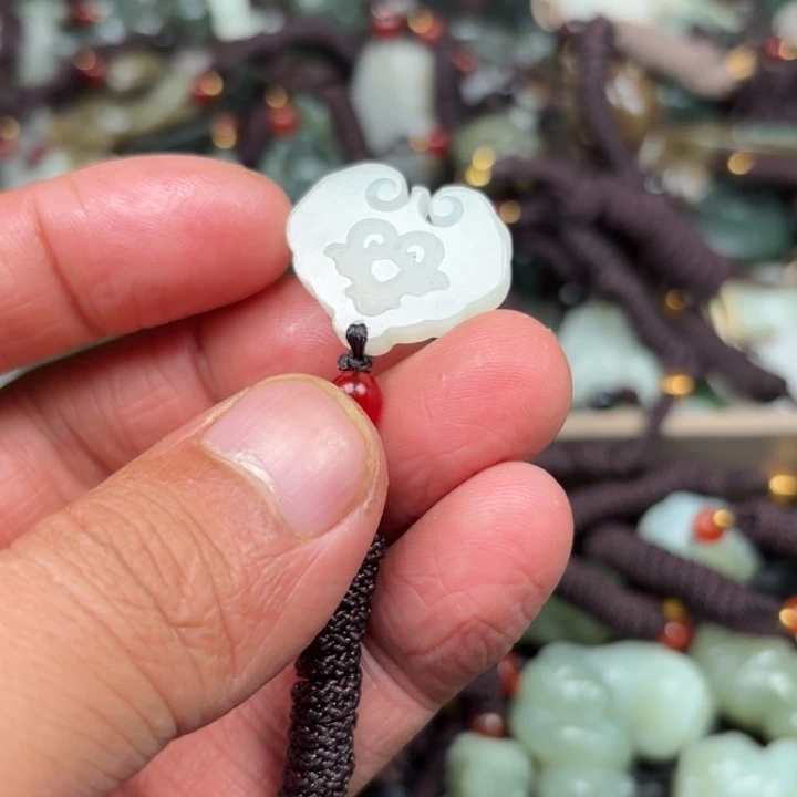 和田玉吊坠未镶嵌余***就