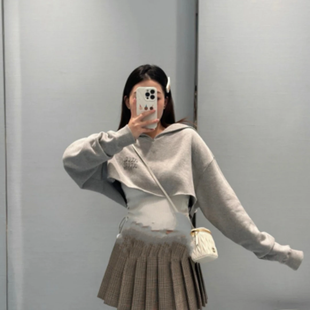 全新未使用 MIU MIU/缪缪 23fw海军领字母logo水手服卫衣m码26131