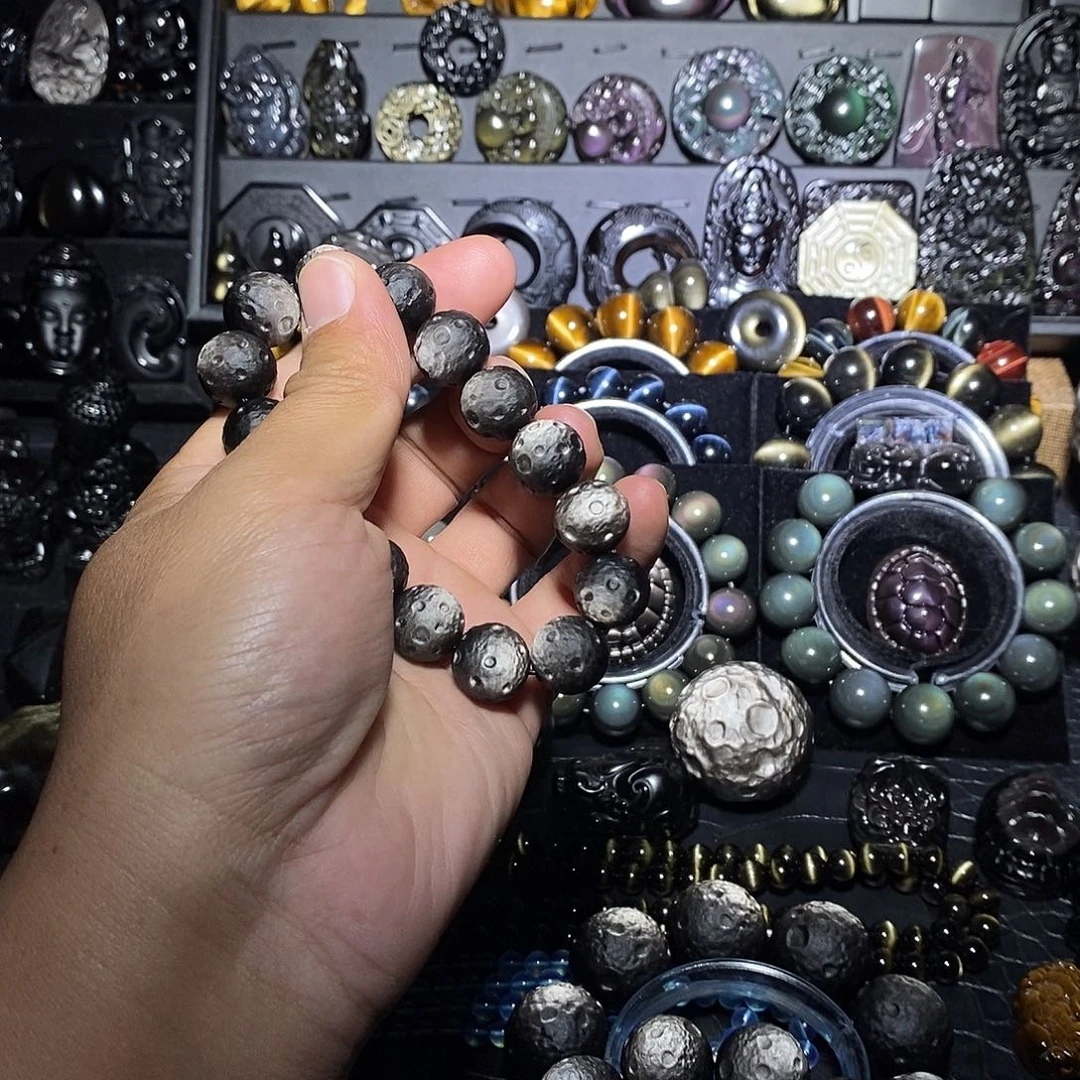 M***李黑曜岩未镶嵌手链