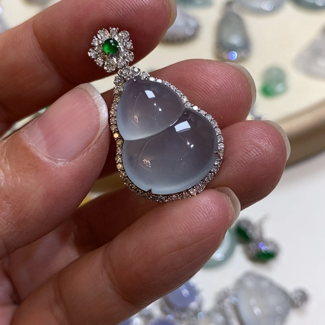 翡翠18K金镶嵌吊坠(不含链)葫芦