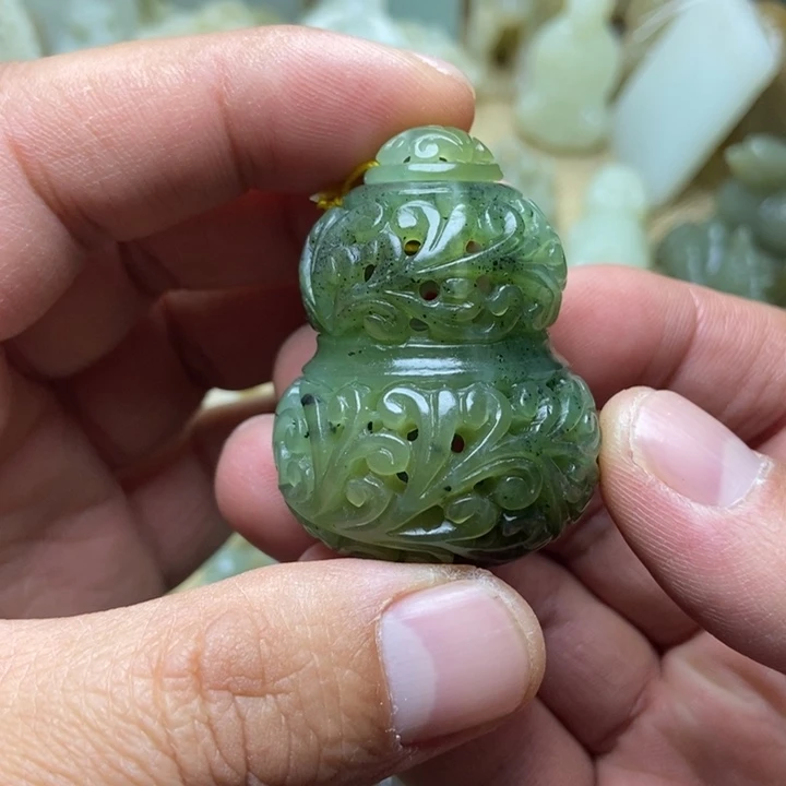 和田玉未镶嵌挂件