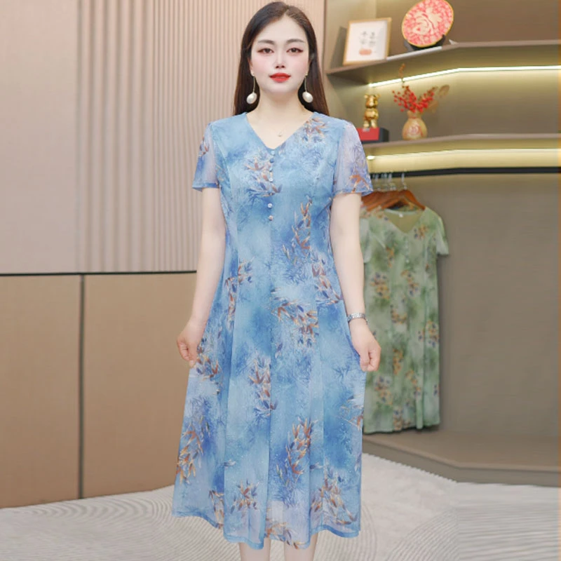 年轻妈妈夏装碎花连衣裙母亲节新款中老年女夏季洋气妈妈连衣裙