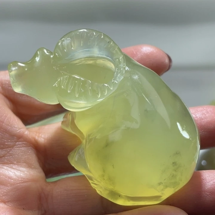 岫玉未镶嵌手把牛