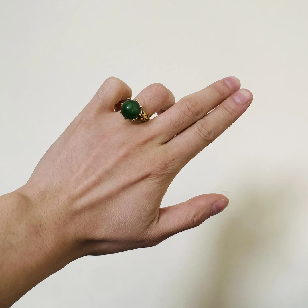 18k金和田玉碧玉绿猫戒指