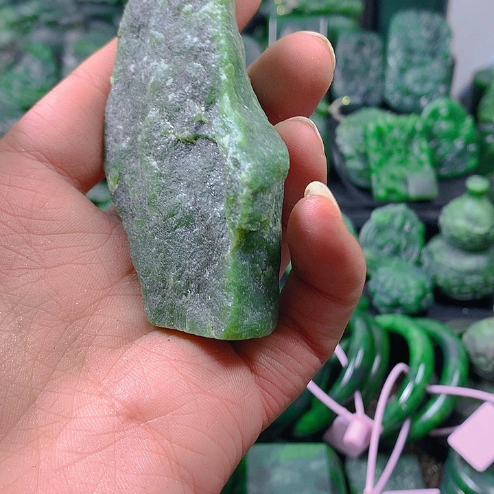 和田玉（碧玉）未镶嵌珠宝奇石