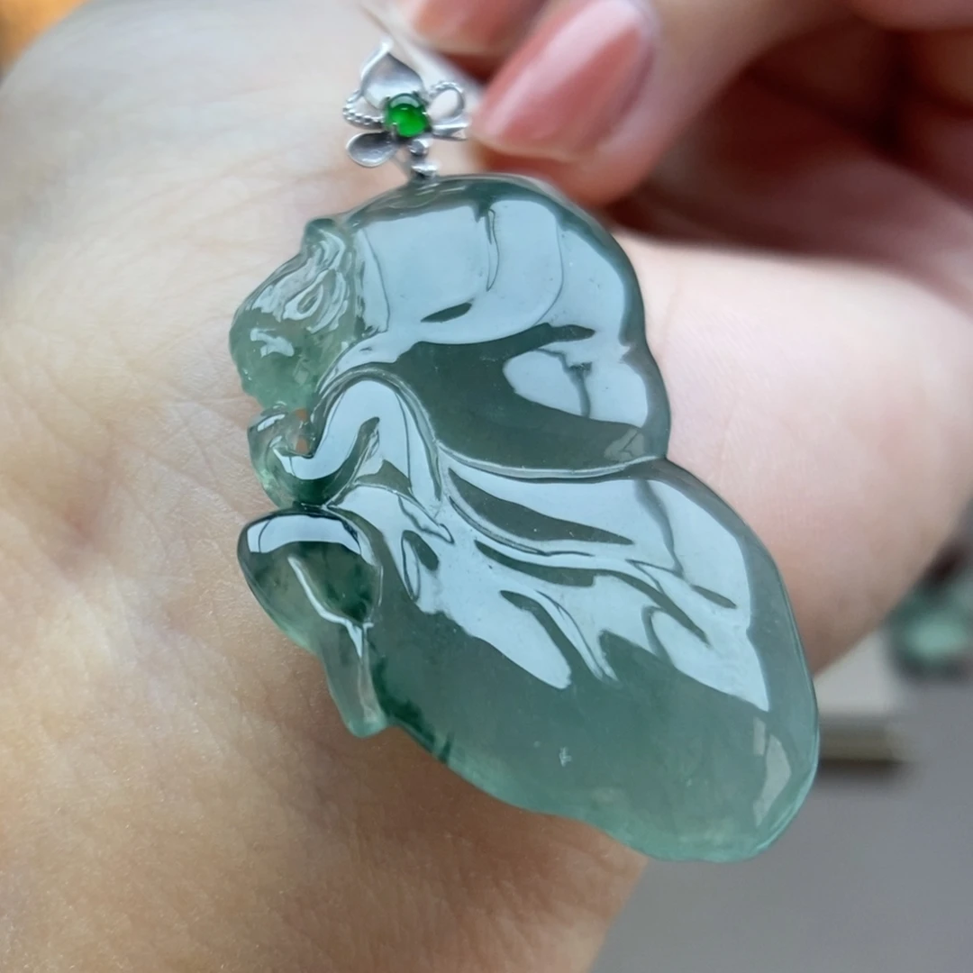 翡翠18K金镶嵌颈饰吊坠44